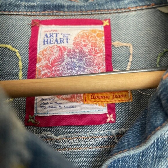 Avenue Jeans Distressed Embroidered Denim Jacket Size 14/16 - Picture 6 of 7